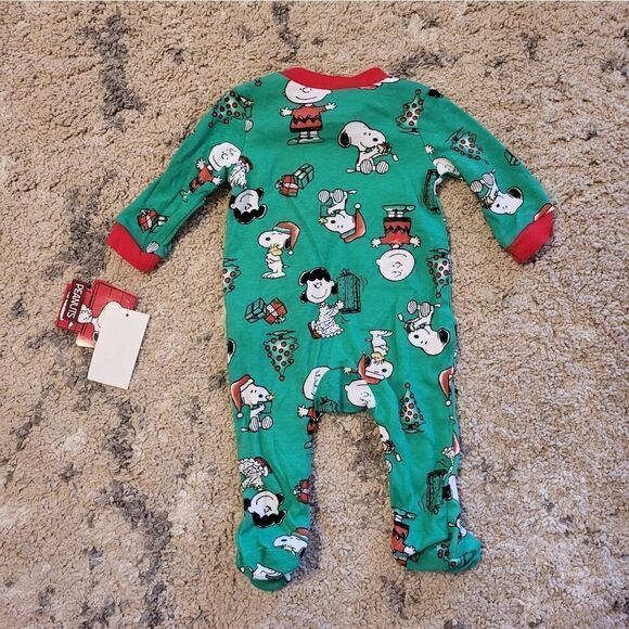 NWT 0-3months green peanuts Christmas sleeper - Picture 4 of 6